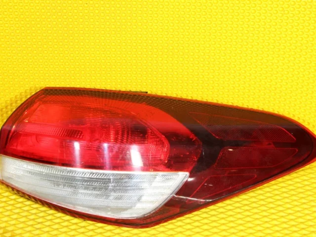 Фонарь внешний правый для Kia Cerato YD 2016-2020 rest. на фотографиях