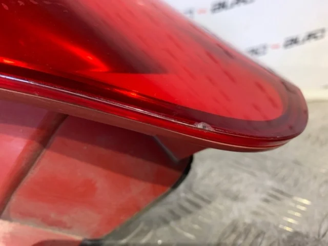 Фонарь внешний левый для Volkswagen Passat Variant (B6, Typ 3C) 2004-2010 на фотографиях