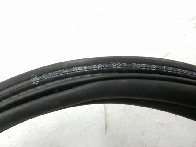 Уплотнитель багажника для Volkswagen Polo V Седан (6R) 2009-2015 на фотографиях