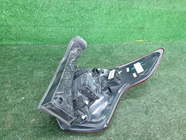 Фонарь левый для Ford Explorer U502 rest 2014-2019 на фотографиях