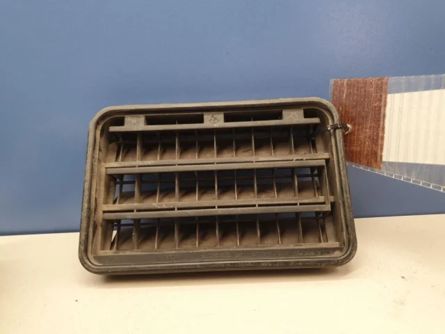 Решетка вентиляционная левая для BMW 5er Е39 1995-2003 на фотографиях