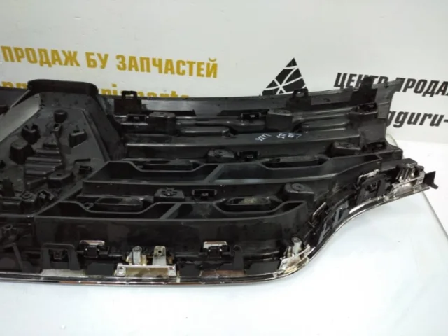 Решетка радиатора для Renault Duster HM 2020+ на фотографиях