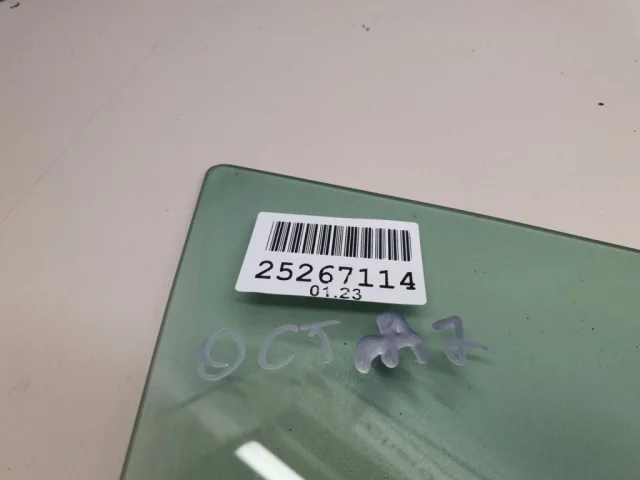 Стекла и зеркала для Skoda Octavia A7 Tour на фотографиях