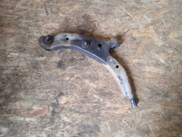 Рычаг передний левый нижний для Nissan Almera G15 2012-2019 на фотографиях