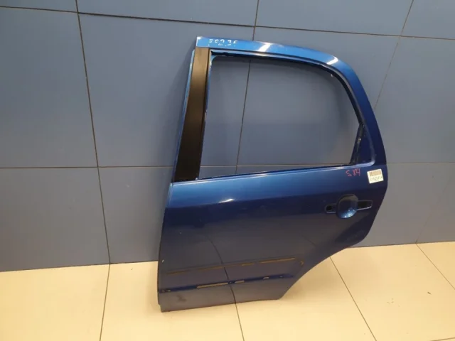 Дверь задняя левая для Suzuki SX4 2006-2009 на фотографиях
