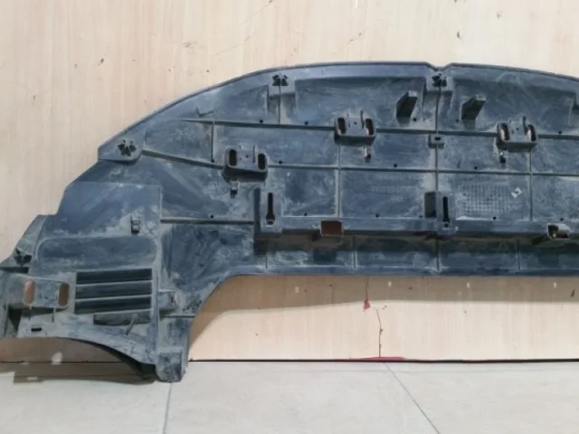 Решетка переднего бампера левая нижняя для Citroen C4 Седан 2010-2016 на фотографиях