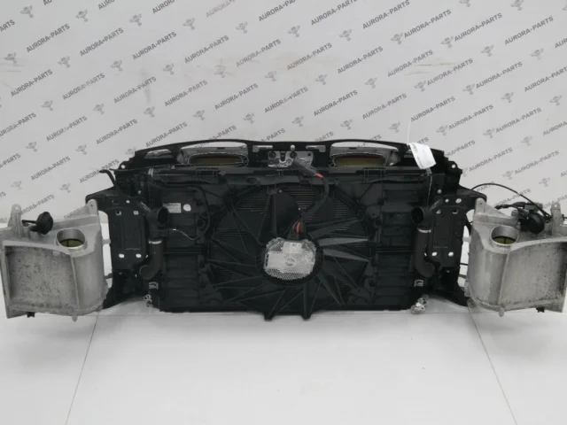 Панель радиатора (телевизор) для Porsche Panamera 970 rest 2013-2016 на фотографиях