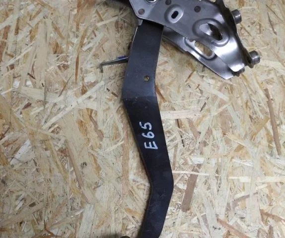 Педаль тормоза для Toyota Corolla E140/E150 Седан 2006-2013 на фотографиях