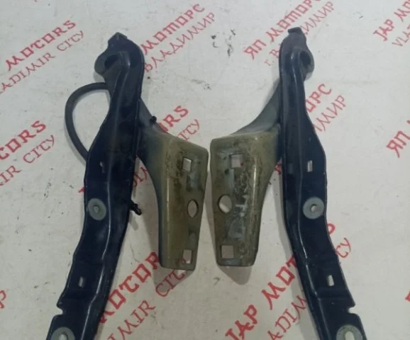 Петля капота левая для Peugeot 308 T7 Хэтчбек 2007-2014 на фотографиях