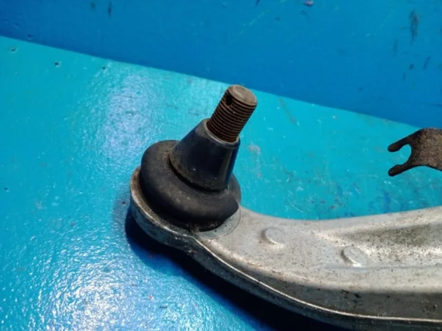 Качающийся рычаг левый для Nissan Murano Z51 2007-2015 на фотографиях