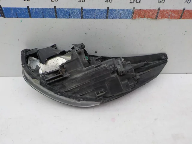 Фара правая для Hyundai Tucson LM 2009-2015 на фотографиях