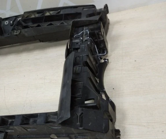 Панель радиатора (телевизор) для Volkswagen Caddy IV (2K) 2015-2020 на фотографиях