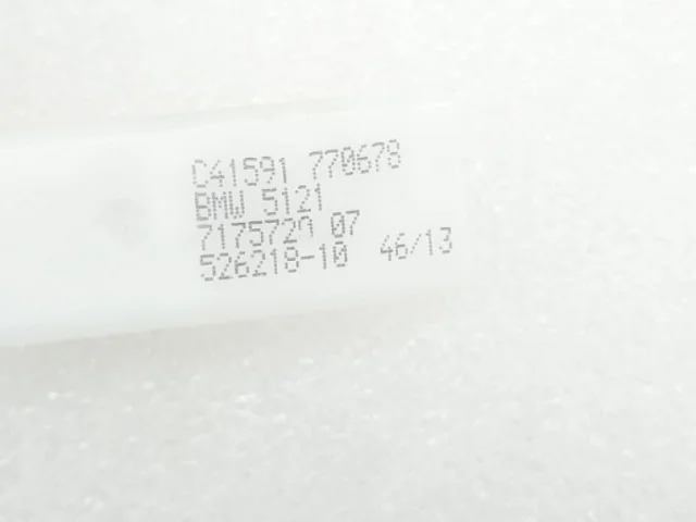 Уплотнитель передней правой двери для BMW 5er Ф10 2010-2013 на фотографиях