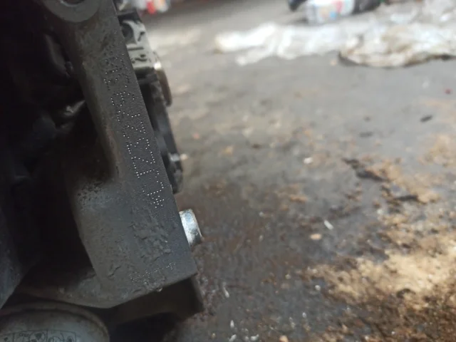 Двигатель для Skoda Octavia A7 Tour на фотографиях