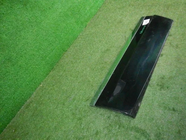 Молдинг двери задний правый для Volkswagen Touareg III (CR) 2018+ на фотографиях