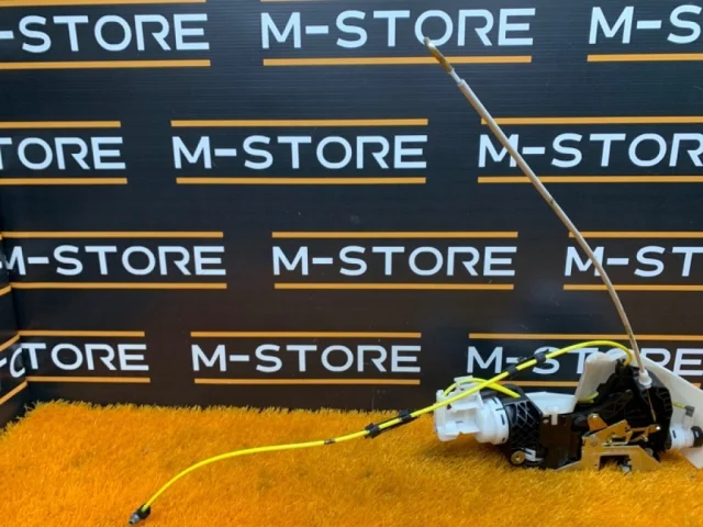 Замок задней правой двери для Mercedes-Benz S class W220 1998-2005 на фотографиях