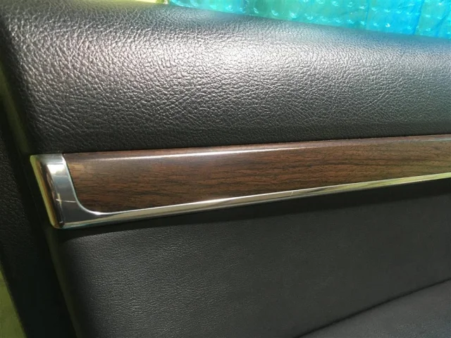 Обшивка двери передняя левая для Toyota Land Cruiser J200 Rest2 2015-2021 на фотографиях