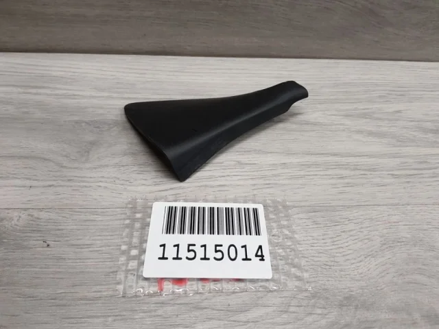 Накладка двери задней левой для Volkswagen Touareg I (7L) 2002-2010 на фотографиях