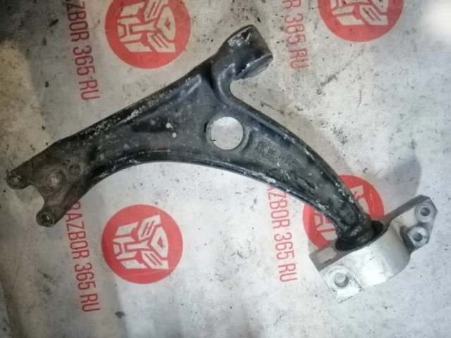 Рычаг передний правый нижний для Volkswagen Tiguan I NF 2006-2017 на фотографиях