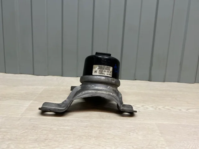 Опора двигателя задняя правая нижняя для Volvo S80 AS 2006-2016 на фотографиях