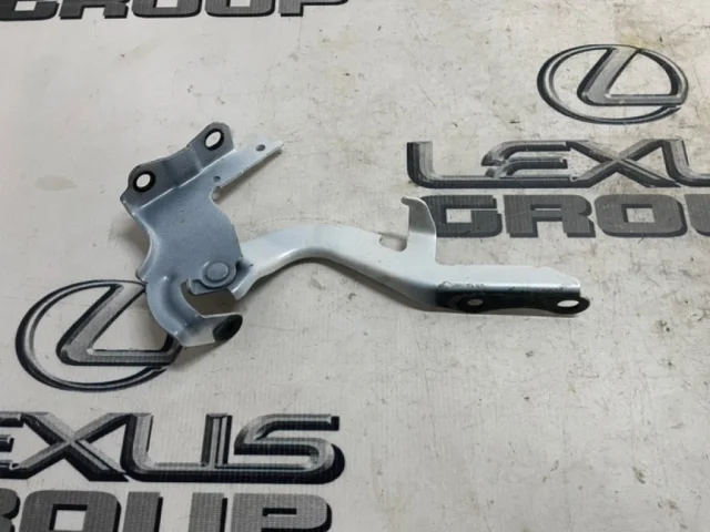 Петля капота левая для Lexus RX AGL20W,AGL25W,GGL25,GYL25 2015-2022 на фотографиях