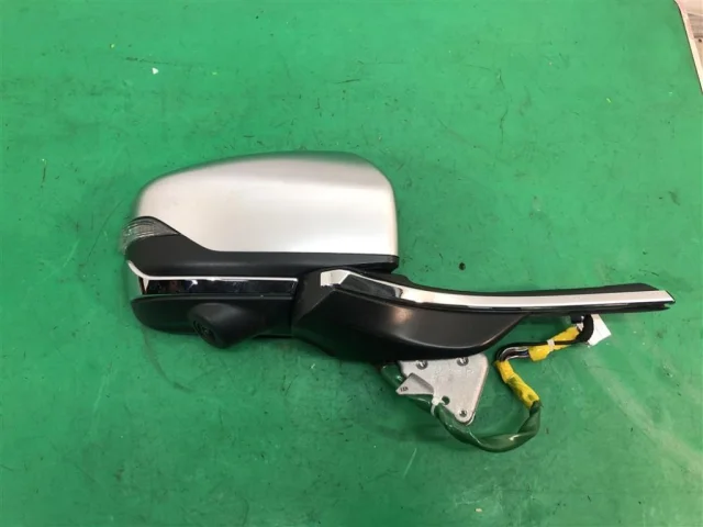 Зеркало заднего вида (в салоне) для Subaru Legacy BN 2017+ на фотографиях