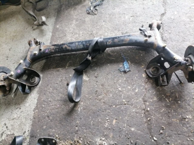 Задняя балка для Volkswagen Polo IV (9N3) 2005-2009 на фотографиях