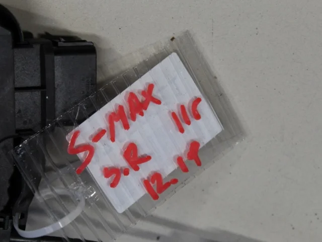 Замок двери задней правой для Ford Galaxy CD340 2006-2015 на фотографиях