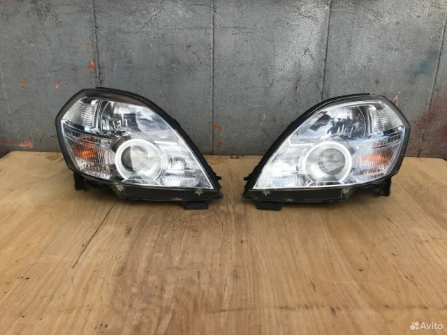 Фара правая для Nissan Teana J31 2003-2007 на фотографиях
