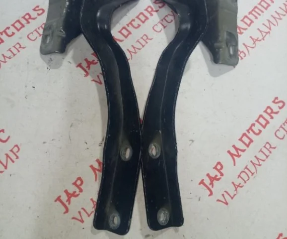 Петля капота правая для Nissan Qashqai J10 2006-2013 на фотографиях