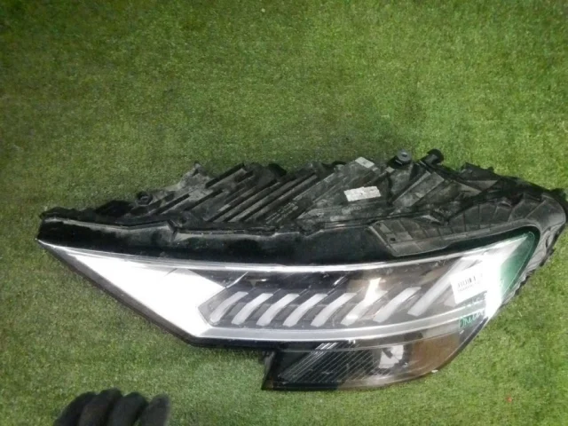 Фара левая для Audi Q8 4M 2018-2023 на фотографиях