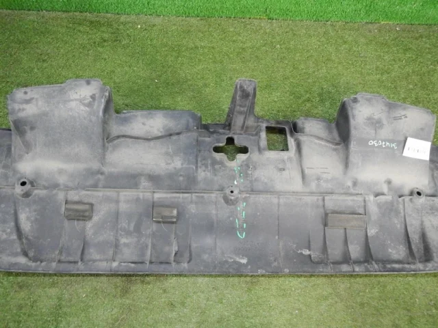 Накладка порога левая для Toyota Land Cruiser 200 (JDM) 2007-2013 на фотографиях