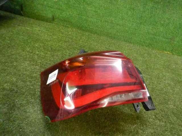 Фонарь внешний левый для BMW 1er Ф20 rest.1 2015-2020 на фотографиях