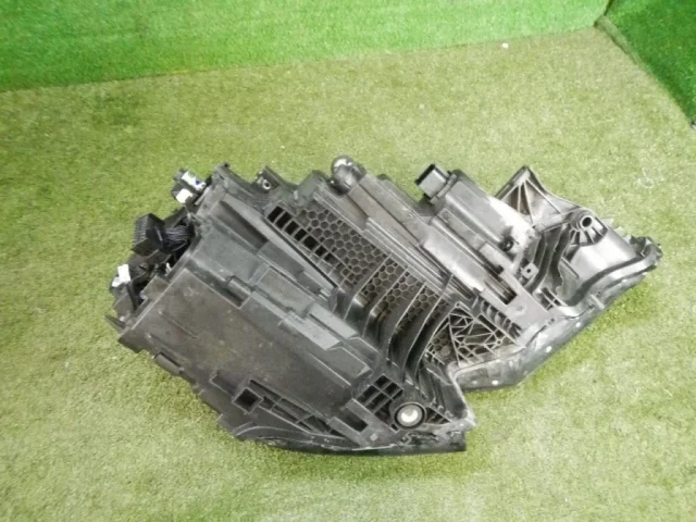 Фара левая для Audi Q8 4M 2018-2023 на фотографиях