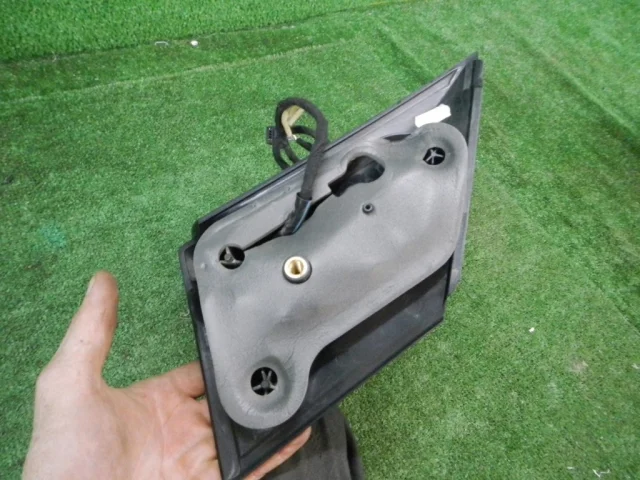 Стекла и зеркала для Volkswagen Polo V (6R) 2009-2014 на фотографиях