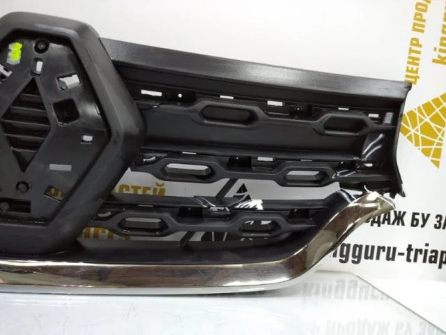 Решетка радиатора для Renault Duster HM 2020+ на фотографиях