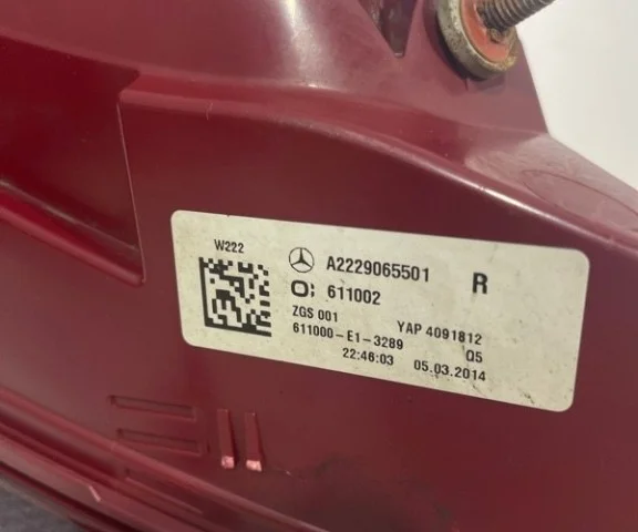 Фонарь правый для Mercedes-Benz S class X222 Maybach 2017-2019 на фотографиях