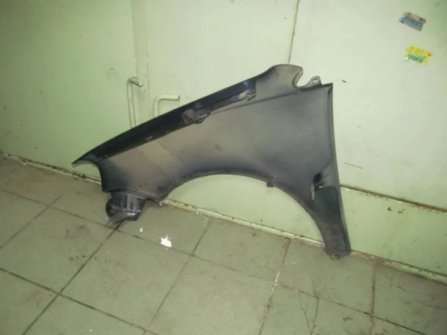 Крылья для Volkswagen Polo IV (9N3) 2005-2009 на фотографиях