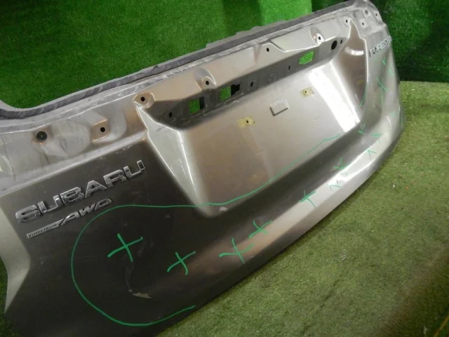 Крышка багажника для Subaru Forester SJ rest 2016-2019 на фотографиях