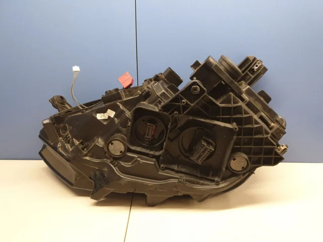 Фары для Volkswagen Passat (B8) Variant 2014-2019 на фотографиях