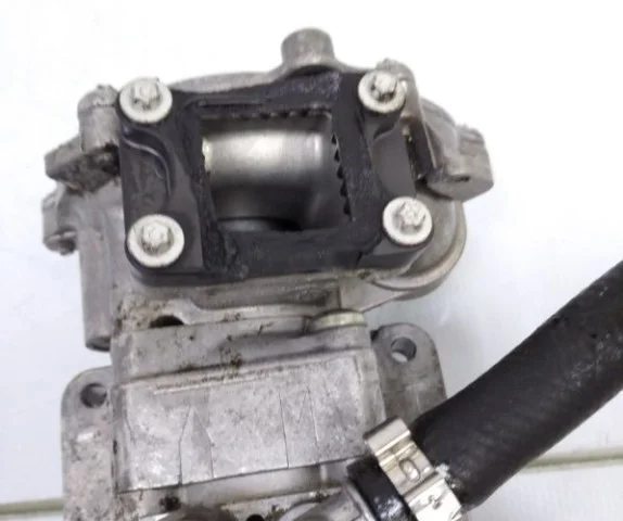 Насос ГУР для BMW 1er Е81 2007-2012 на фотографиях