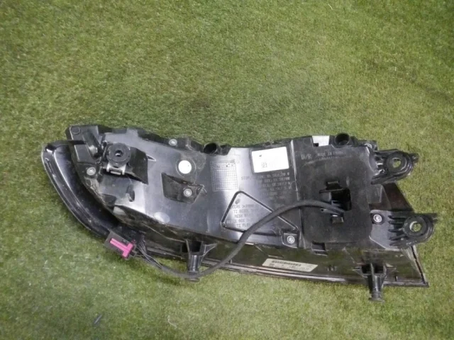 Фонарь внешний правый для Porsche Macan 95B 2014-2023 на фотографиях