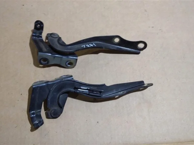 Петля капота левая для Toyota Avensis Седан T270 2008-2018 на фотографиях