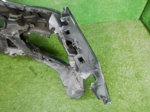 Бампер передний для Mercedes-Benz S class W223 2021+ на фотографиях