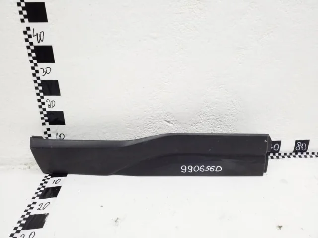 Накладка на дверь задняя правая для Subaru Forester SJ rest 2016-2019 на фотографиях