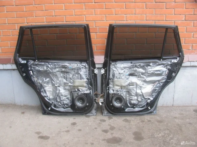 Двери для Subaru Legacy Универсал BR/B14 2009-2015 на фотографиях