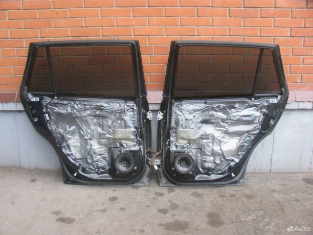 Двери для Subaru Legacy Универсал BR/B14 2009-2015 на фотографиях