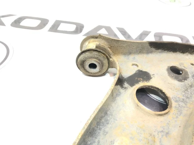 Рычаг передний левый нижний для Skoda Octavia A7 на фотографиях