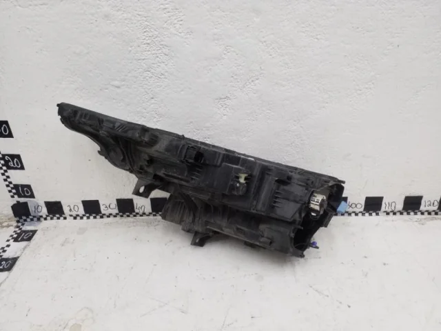 Фара ксенон левая для Audi Q8 4M 2018-2023 на фотографиях