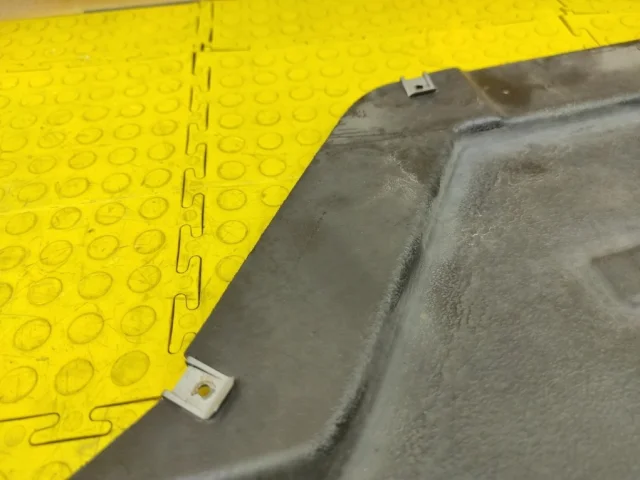 Защита днища для BMW 5er Е39 Touring 1997-2004 на фотографиях